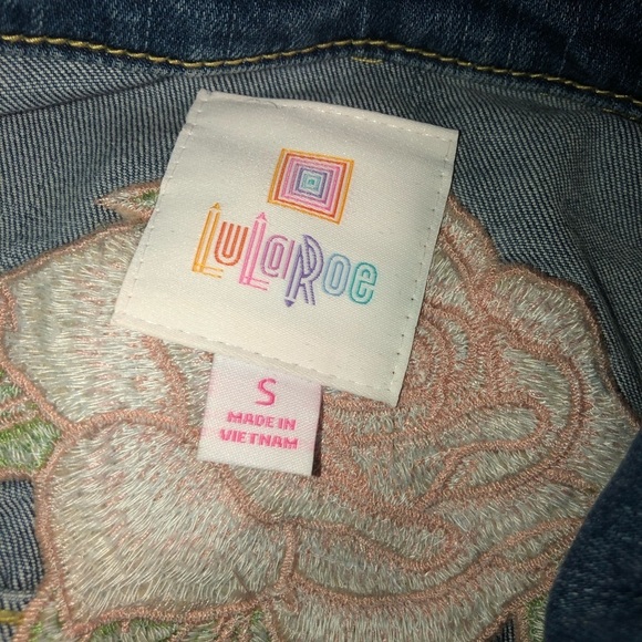 Lularoe jaxon floral roses jean jacket small s - Picture 4 of 4